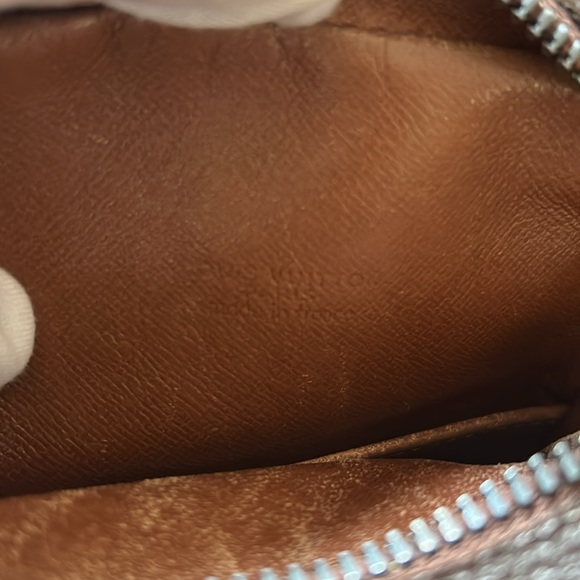 Louis Vuitton Monogram Canvas Crossbody needs repair - Picture 16 of 17